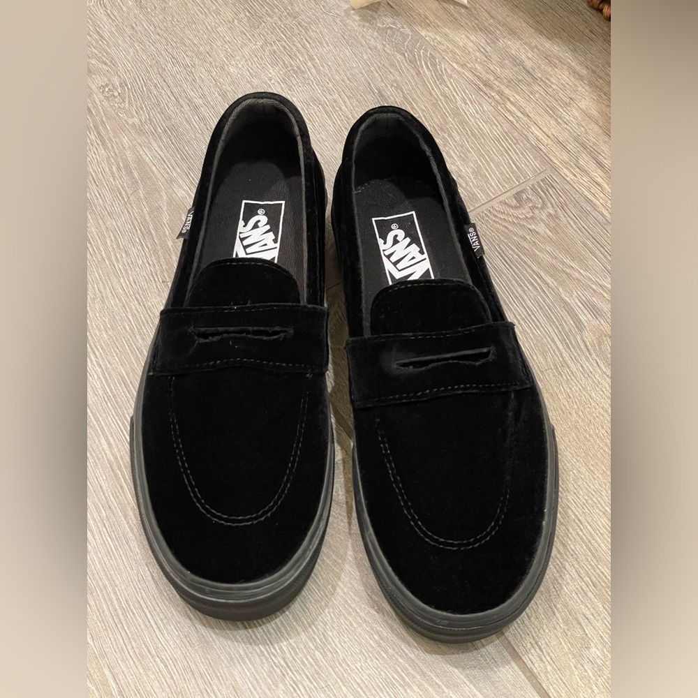 NWOT - Vans Skate Style 53 Velvet Black